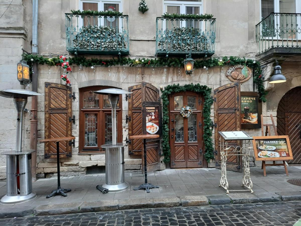 Midnight Cats' Apartment In Rynok Square Світло Є Завжди! Lviv Exterior photo
