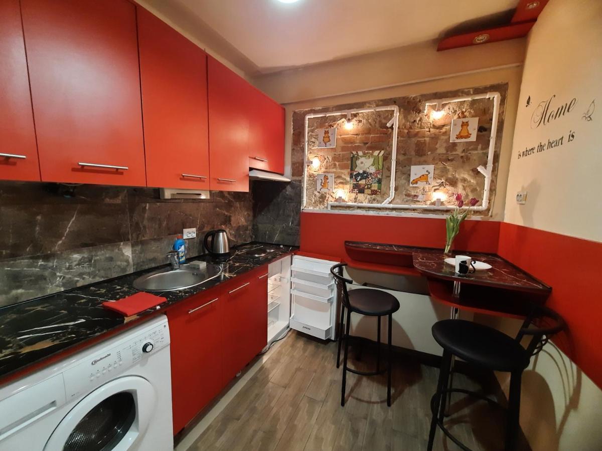 Midnight Cats' Apartment In Rynok Square Світло Є Завжди! Lviv Exterior photo